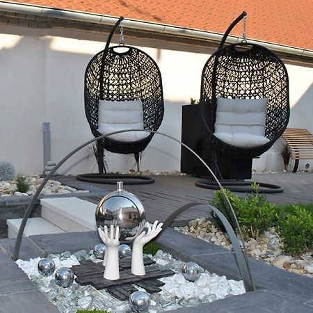 Villa Star House Hevlín Zewnętrze zdjęcie