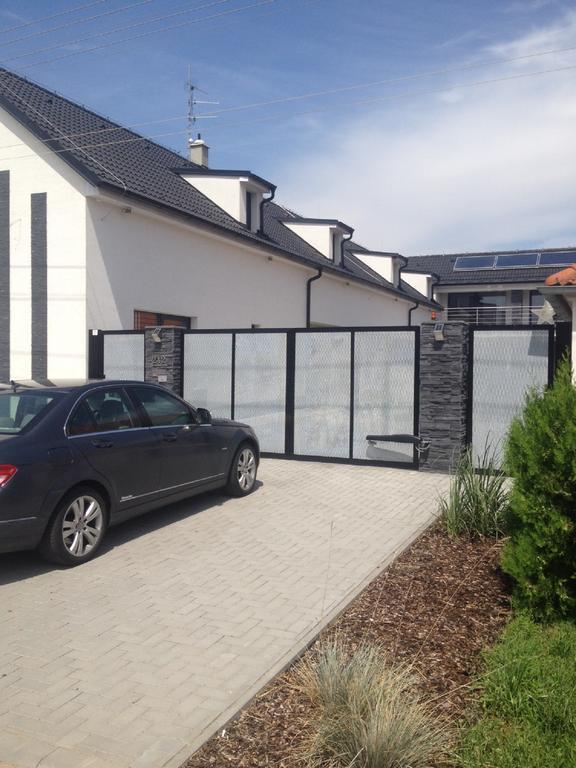 Villa Star House Hevlín Zewnętrze zdjęcie